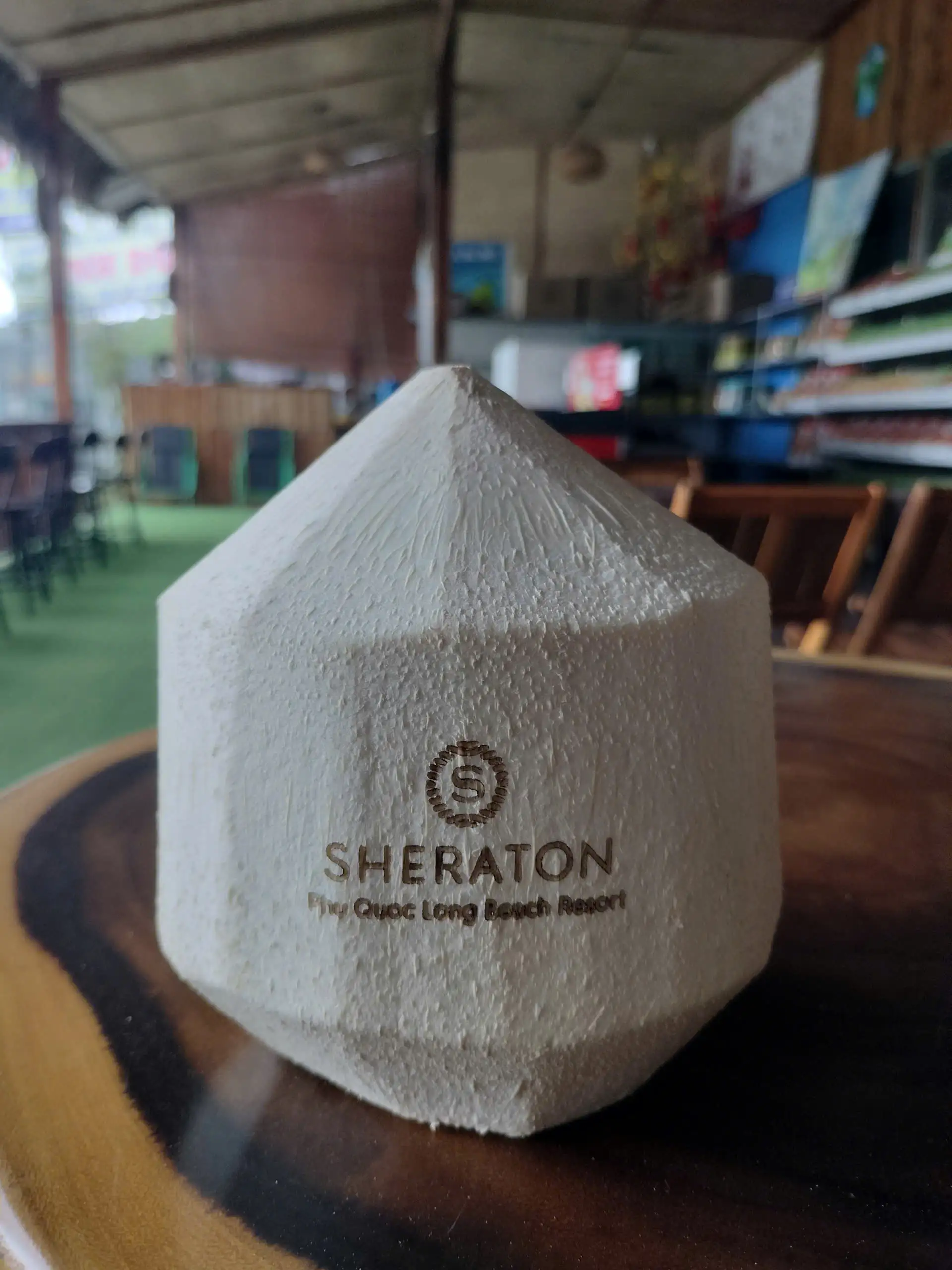 Dừa Gọt Kim Cương Giá Từ 20.000 – 40.000đ/Trái