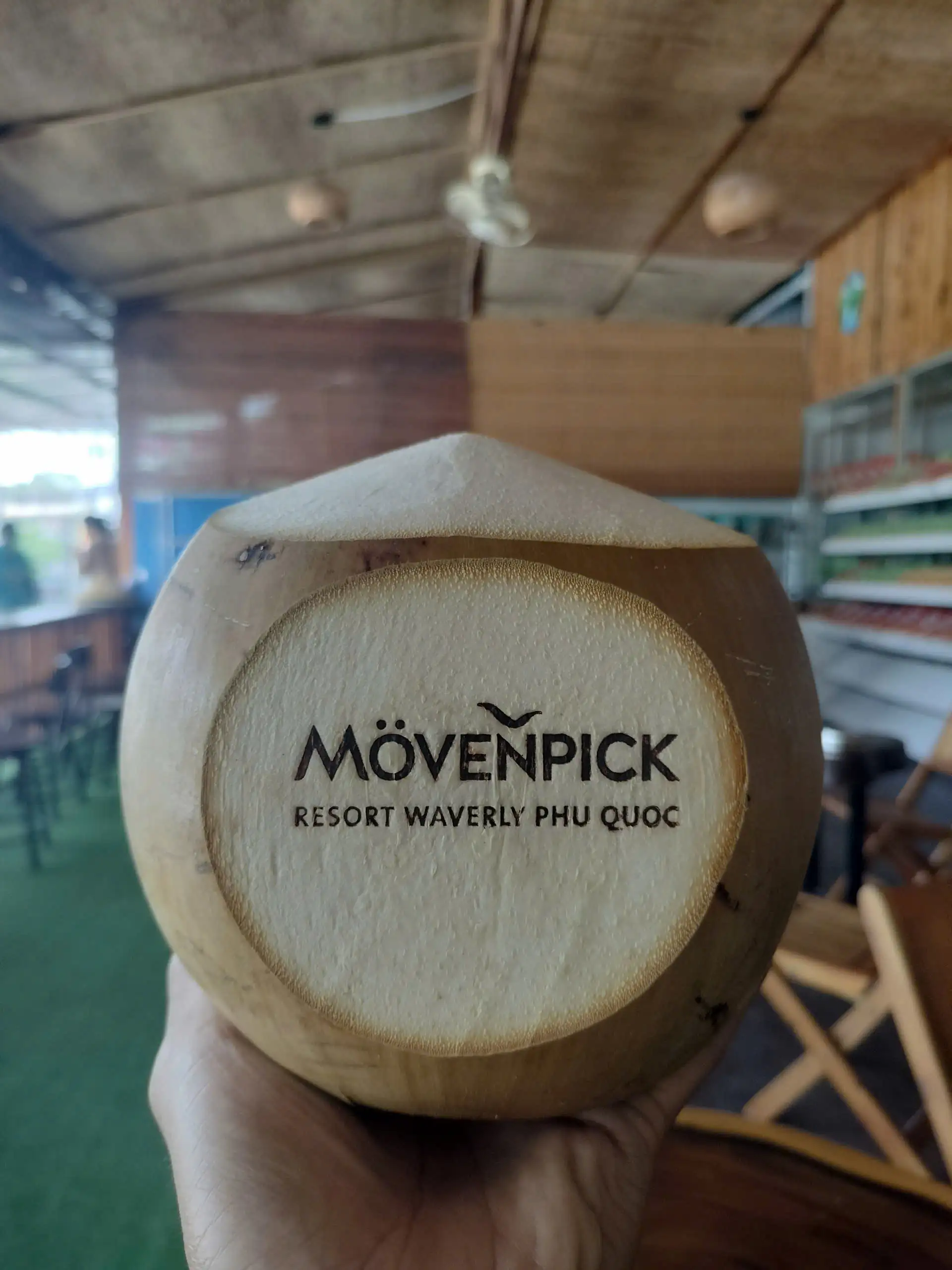 Dừa Gọt Kim Cương Giá Từ 20.000 – 40.000đ/Trái